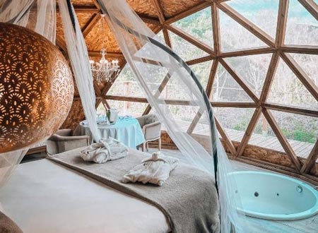 Hotel burbuja en Canyelles, Barcelona con jacuzzi Hotel burbuja en Canyelles, Barcelona con jacuzzi