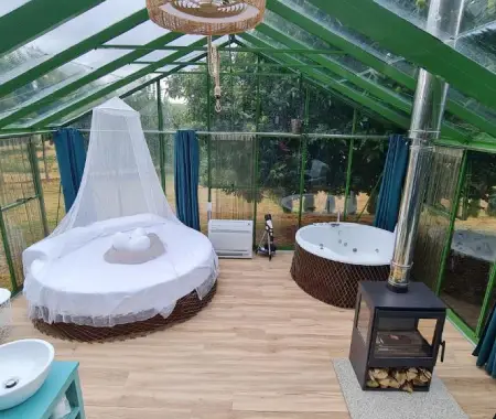 Casa de cristal en Pontevedra para dormir bajo las estrellas Casa de cristal en Pontevedra para dormir bajo las estrellas