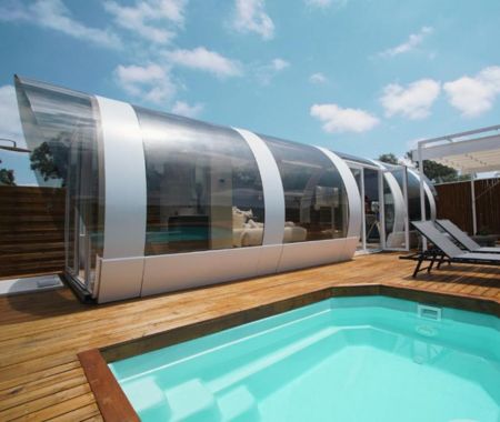 Hotel burbuja en forma de tubo con piscina en Córdoba Hotel burbuja en forma de tubo con piscina en Córdoba